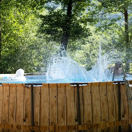 Creekside House With Pool Počitniška hiša Rob
